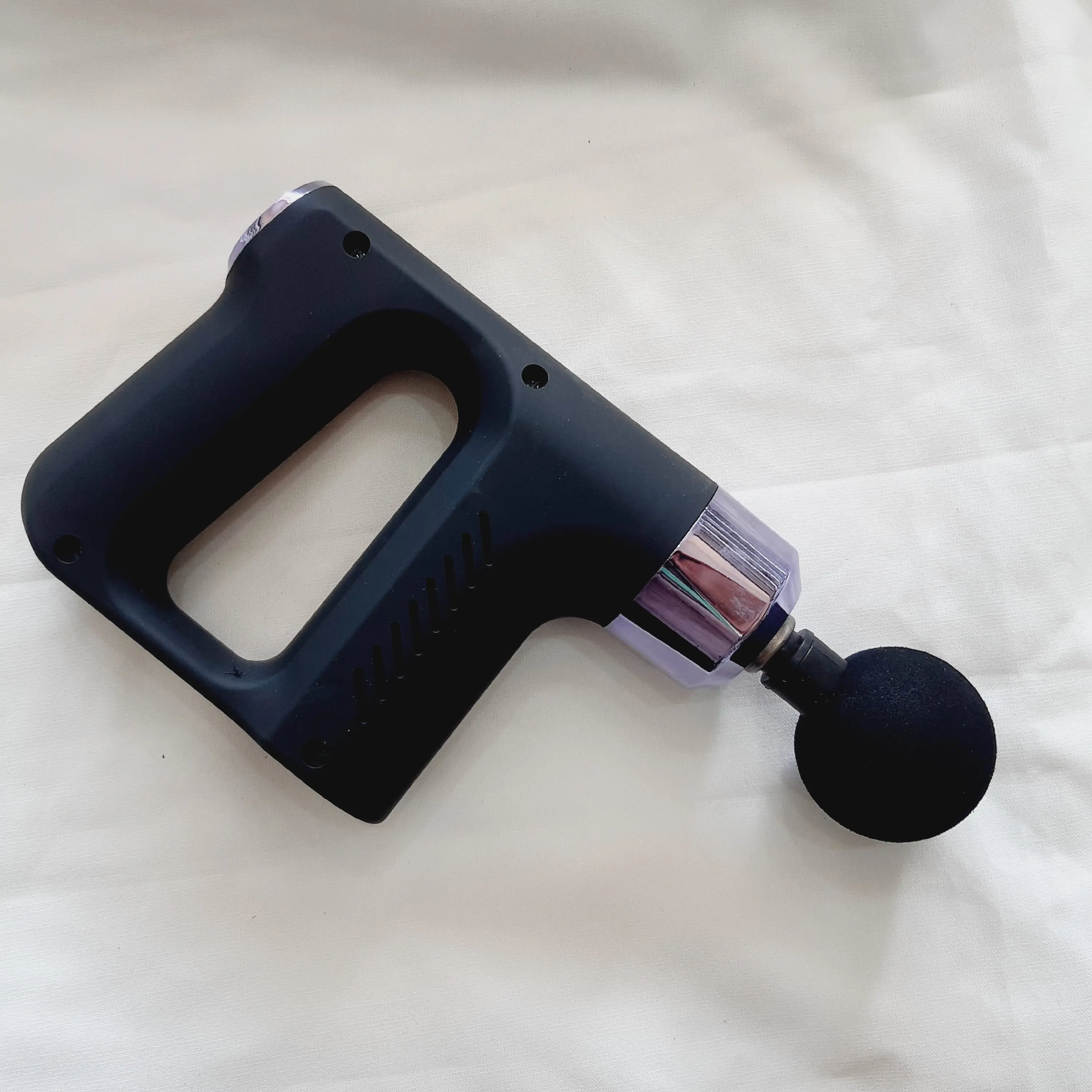 ماساژور تفنگی درجه یک. 5 سرعته، شارژر  usb  دارای 4 سر، مدل RELAX PRO 3